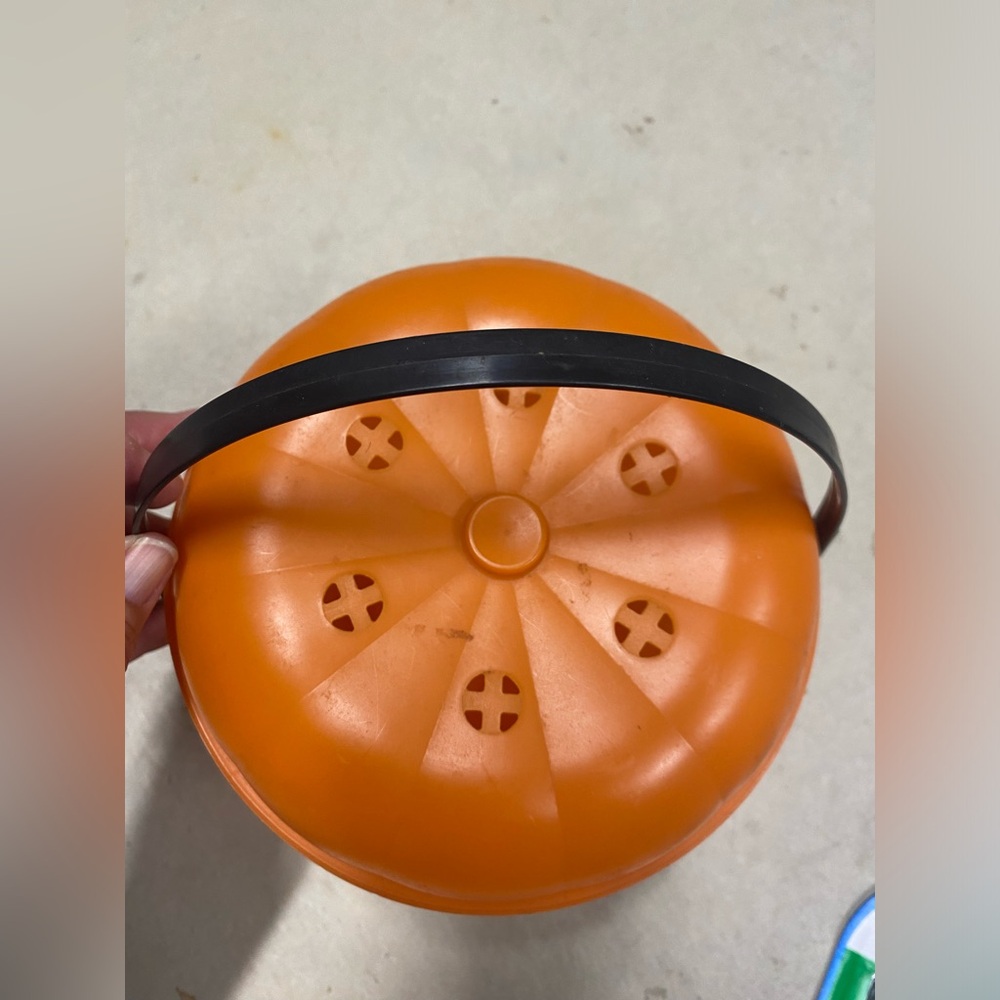 Orange Pumpkin Halloween Bucket McDonalds 1986
McBoo Vintage! 🍁🧡 - Picture 2 of 8